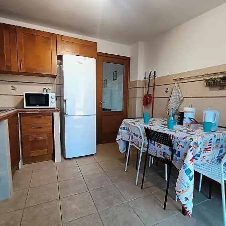 Avellini - Delightful And Spacious With Terrace - Near Metro A Cornelia * Řím