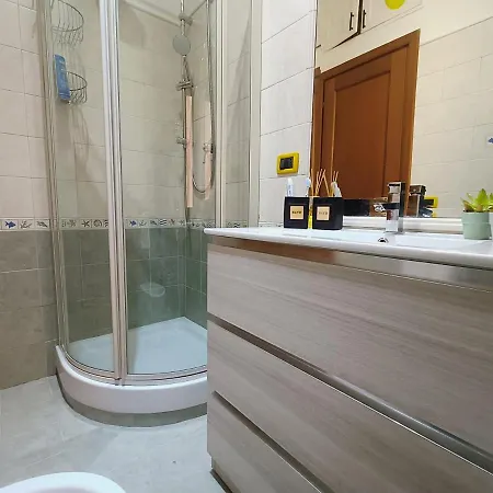 Avellini - Delightful And Spacious With Terrace - Near Metro A Cornelia Apartmán