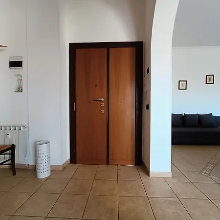 Apartmán Avellini - Delightful And Spacious With Terrace - Near Metro A Cornelia